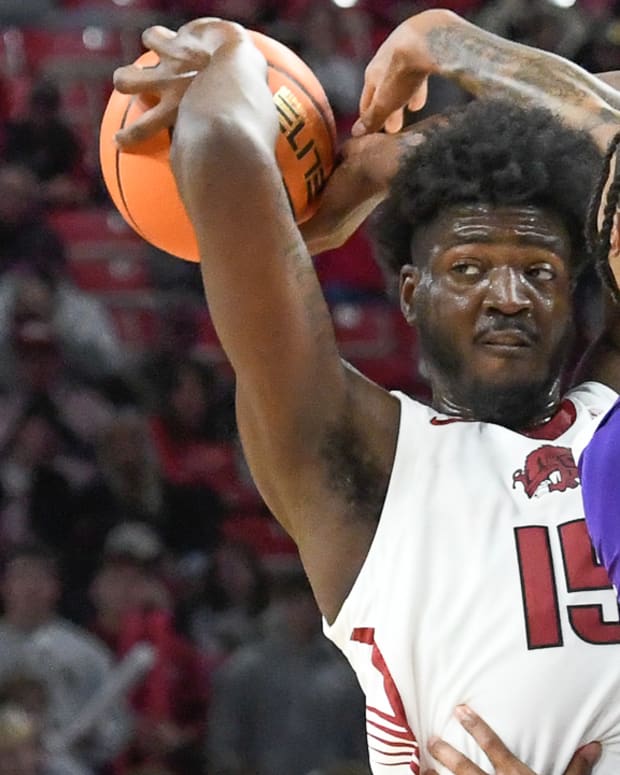 Razorbacks Makhi Mitchell against Furman on Monday night